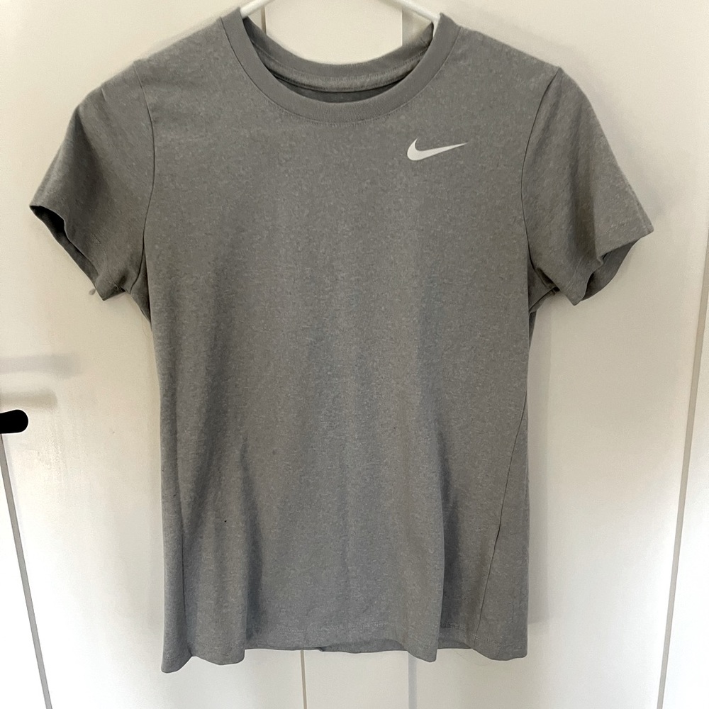 womens nike short sleeve dri fit tee light grey size small